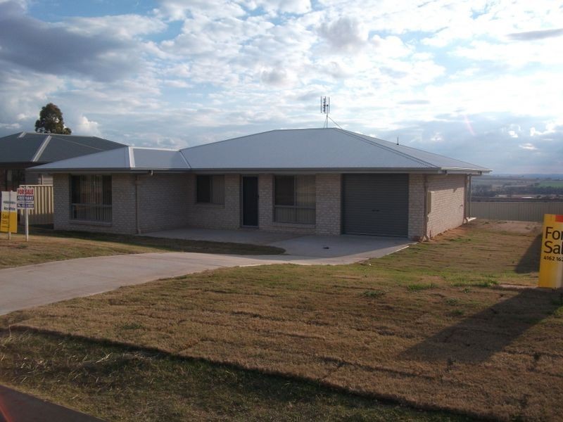 35 Bridgeman Pde, Kingaroy QLD 4610