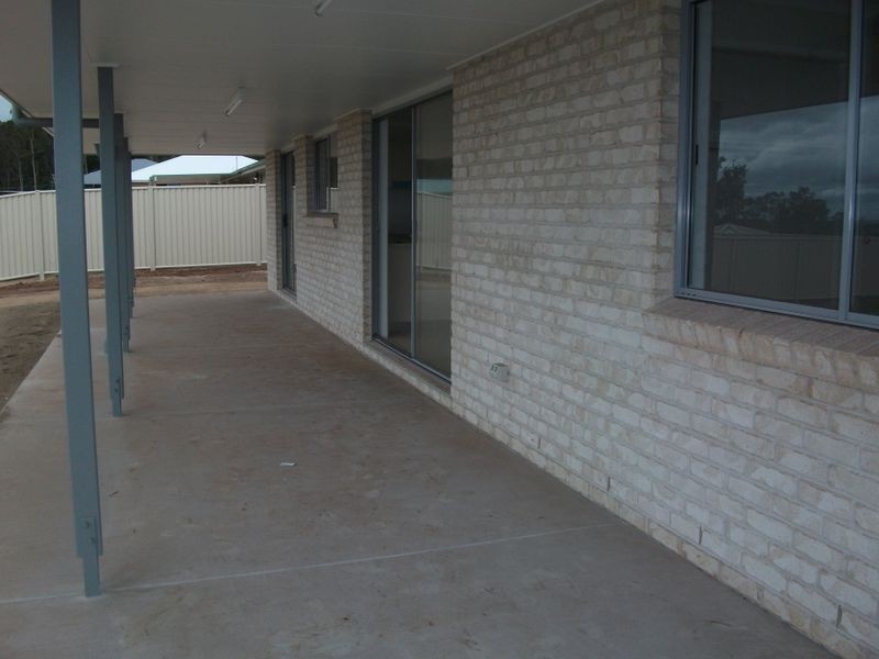 35 Bridgeman Pde, Kingaroy QLD 4610