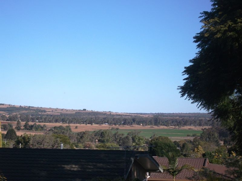 41 Adermann Drive, Kingaroy QLD 4610
