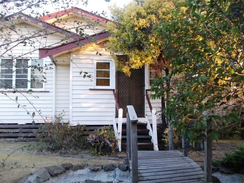 35 Gladys Street, Kingaroy QLD 4610