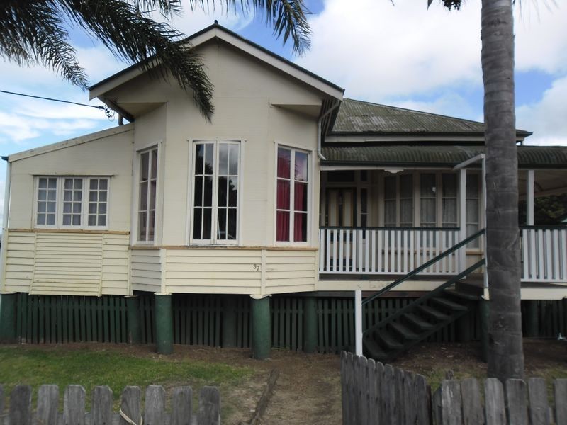 37 Albert Street, Kingaroy QLD 4610