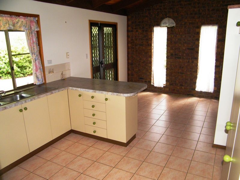 31 Tessmanns Road, Kingaroy QLD 4610