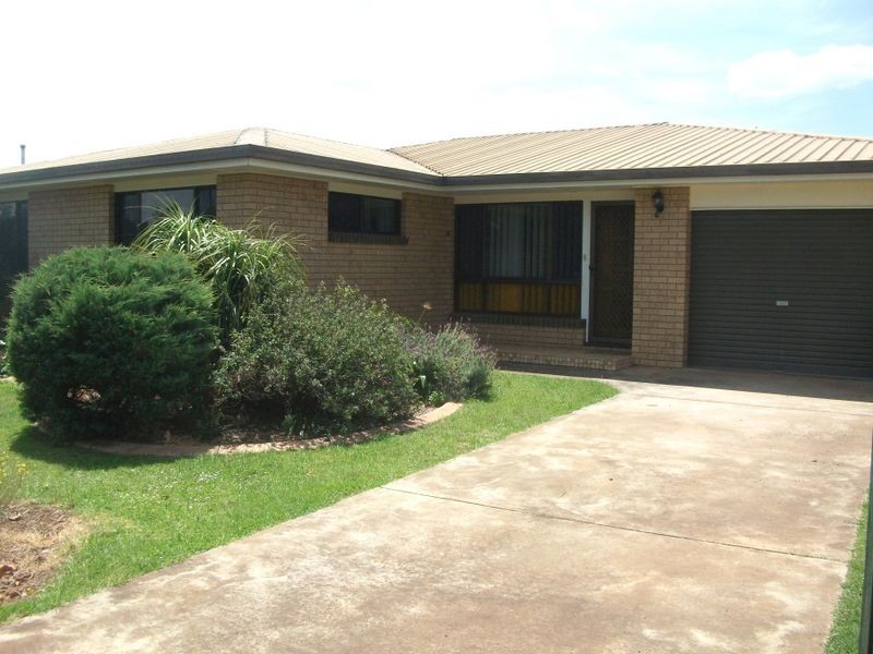 10 Gladys Street, Kingaroy QLD 4610