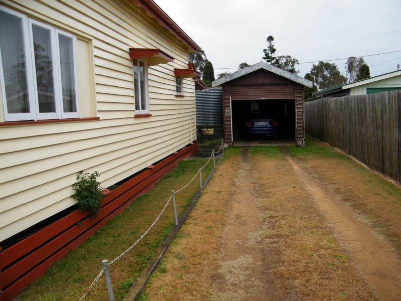 10 Reen Street, Kingaroy QLD 4610