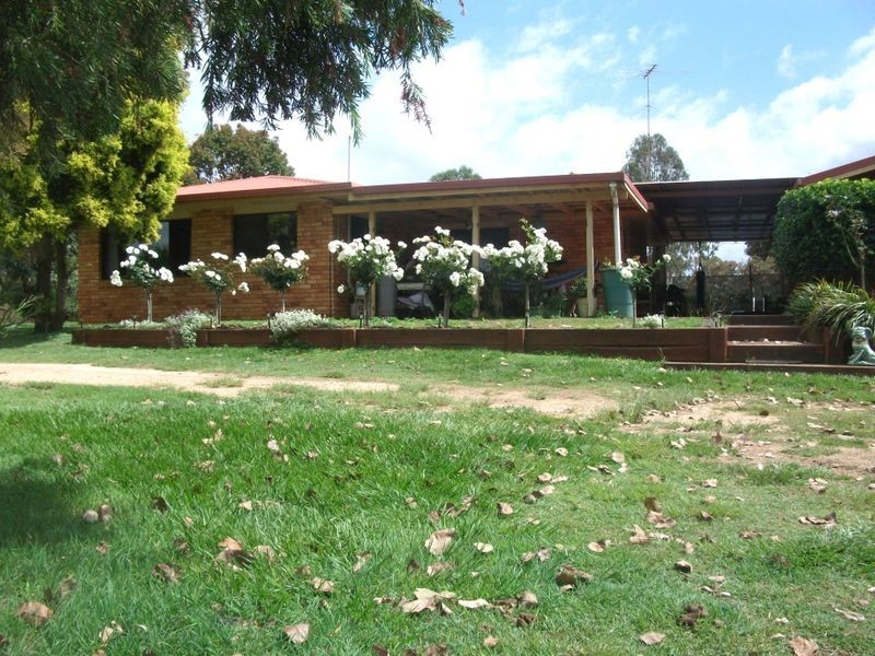 895 Crawford Booie Road, Booie QLD 4610