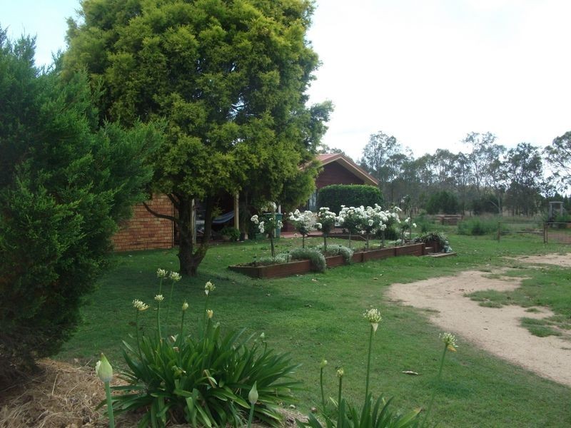 895 Crawford Booie Road, Booie QLD 4610