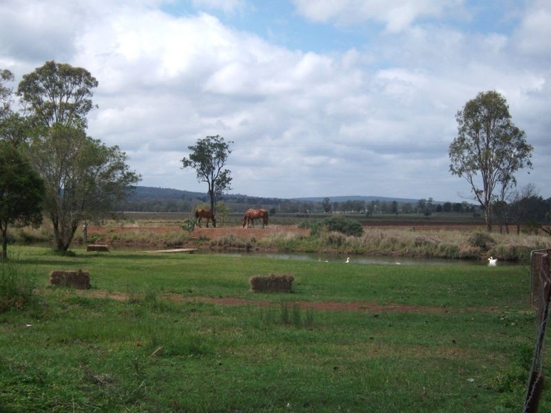 895 Crawford Booie Road, Booie QLD 4610