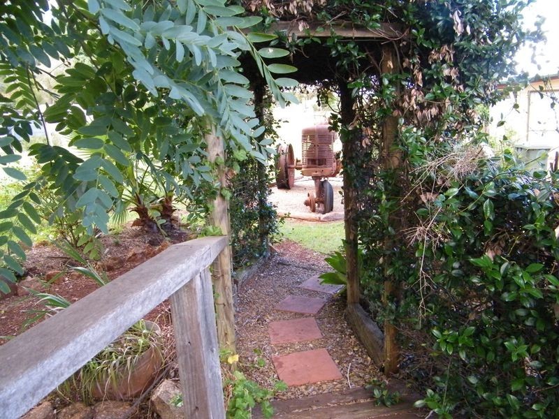 48 King Street, Memerambi QLD 4610