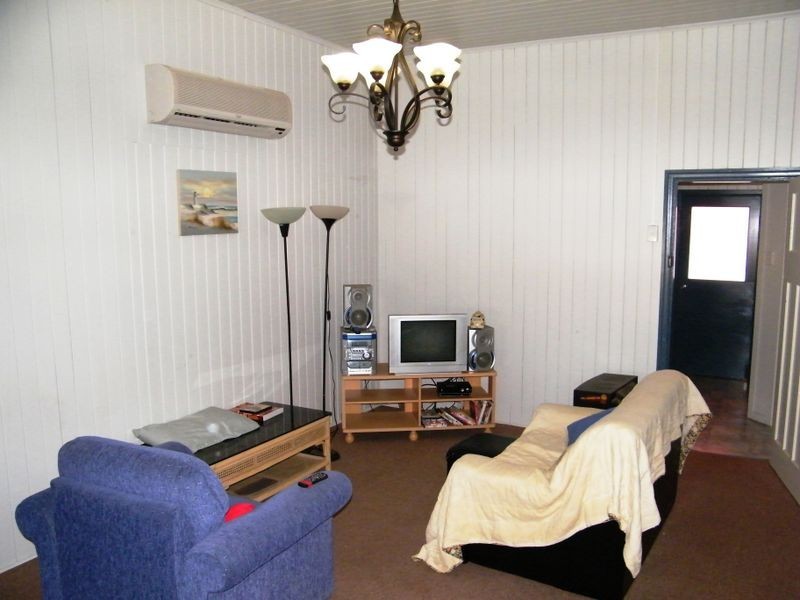 18 Martin Place, Kingaroy QLD 4610