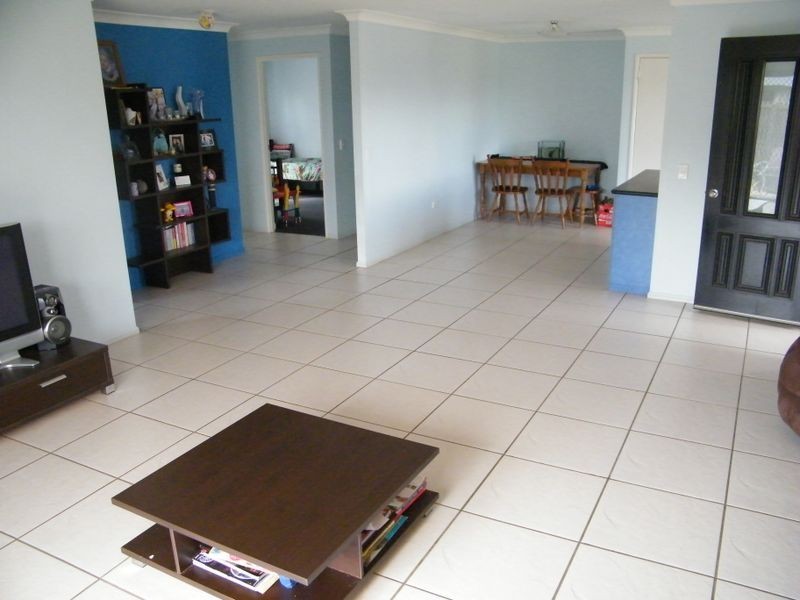 2 @ 11 Tessmanns Road, Kingaroy QLD 4610