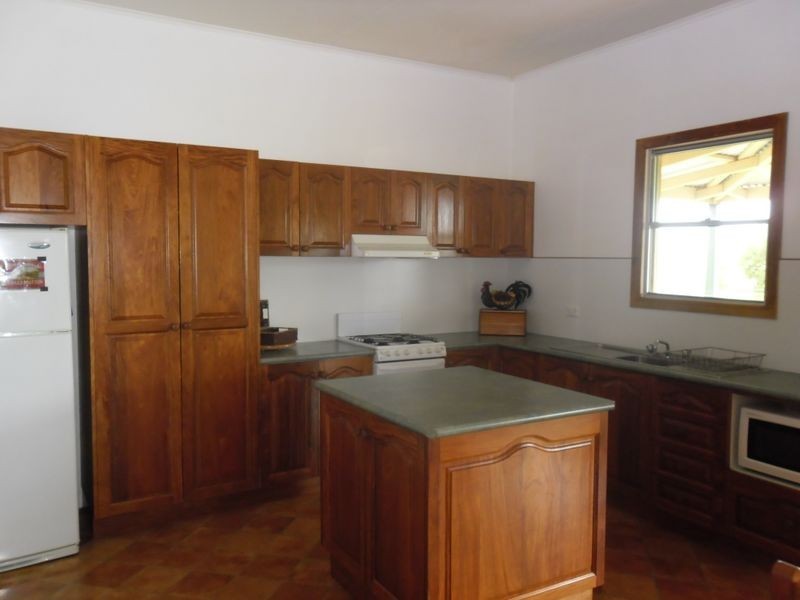 19 Ogilvys Road, Wooroolin QLD 4608