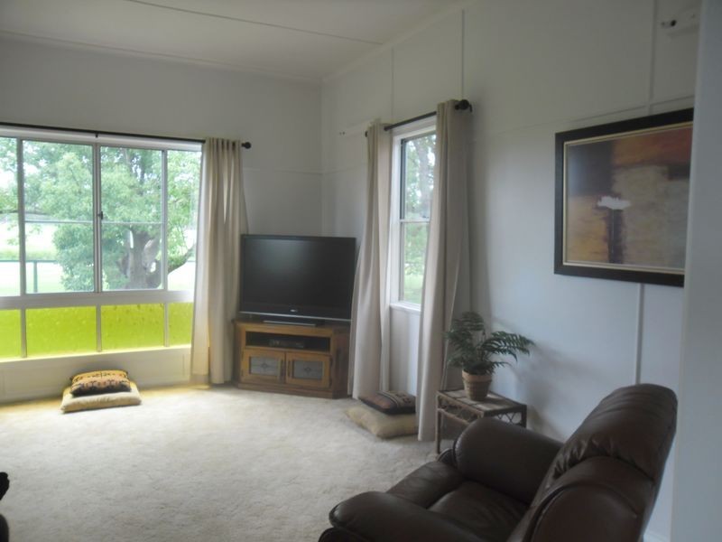 19 Ogilvys Road, Wooroolin QLD 4608