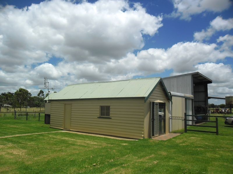 19 Ogilvys Road, Wooroolin QLD 4608