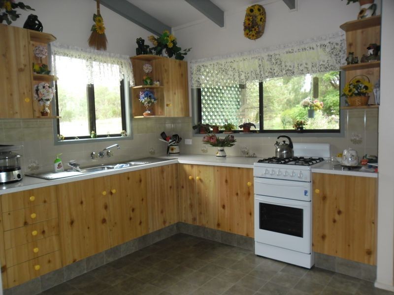 147 Toomeys Road, Taabinga QLD 4610
