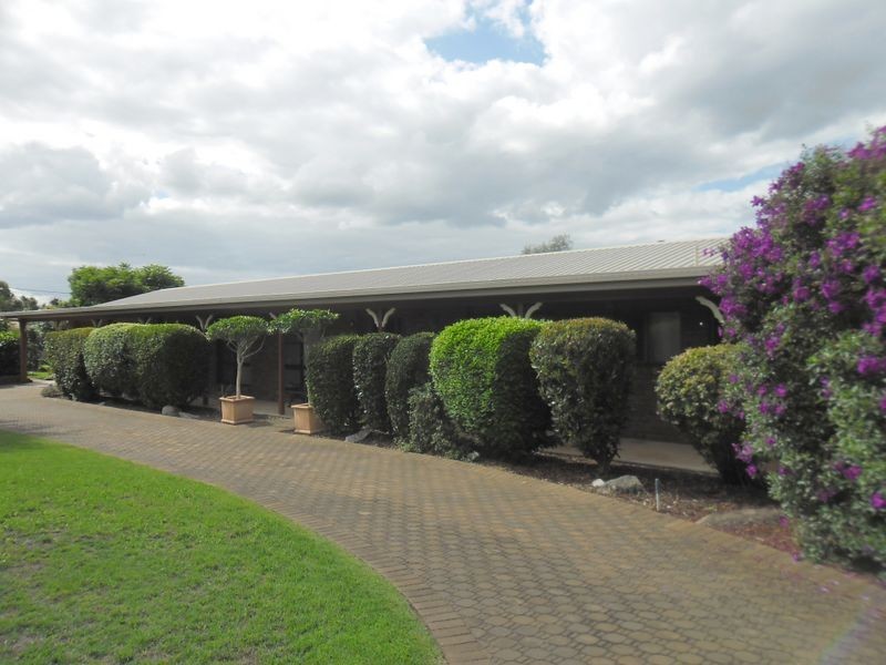 8 Tarong Drive, Kingaroy QLD 4610