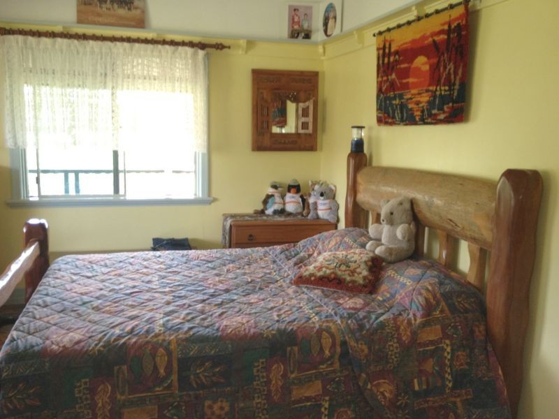 32 Transmitter Road, Wooroolin QLD 4608