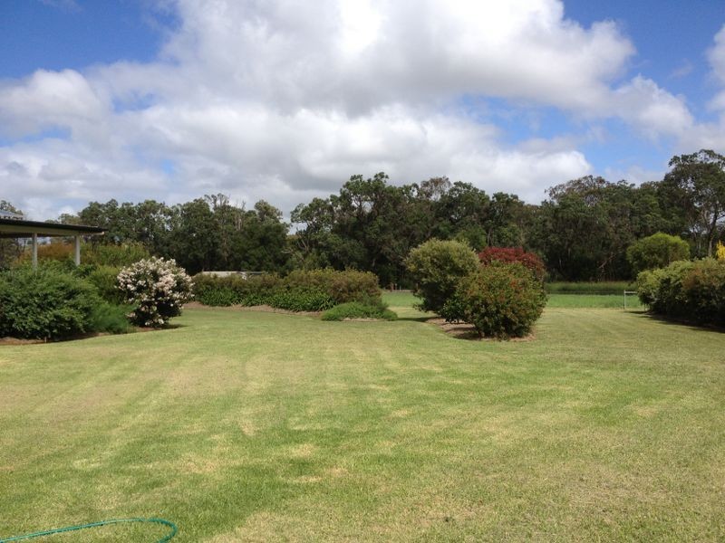 32 Transmitter Road, Wooroolin QLD 4608