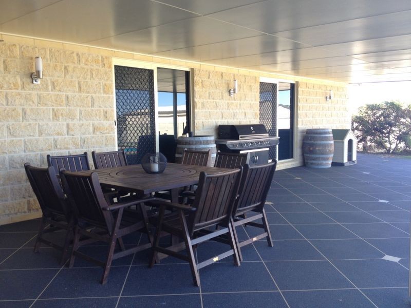 13-15 Peregrine Drive, Kingaroy QLD 4610