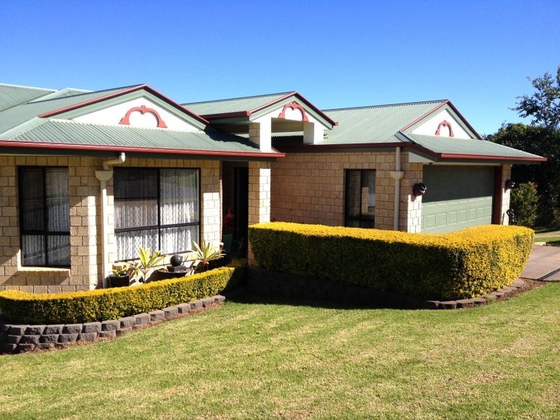 27 Adermann Drive, Kingaroy QLD 4610