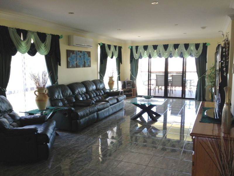 27 Adermann Drive, Kingaroy QLD 4610