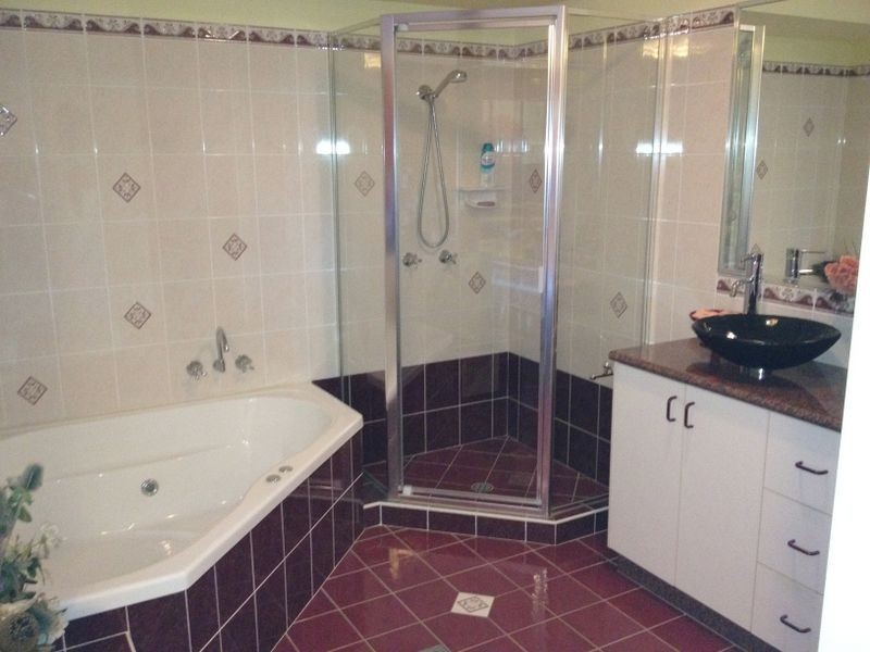 27 Adermann Drive, Kingaroy QLD 4610