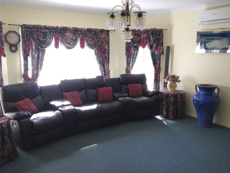 27 Adermann Drive, Kingaroy QLD 4610