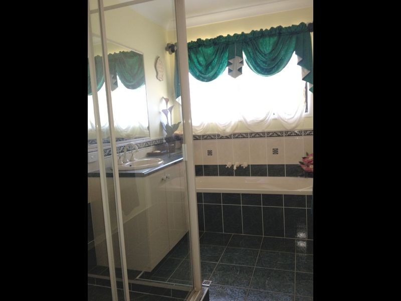 27 Adermann Drive, Kingaroy QLD 4610