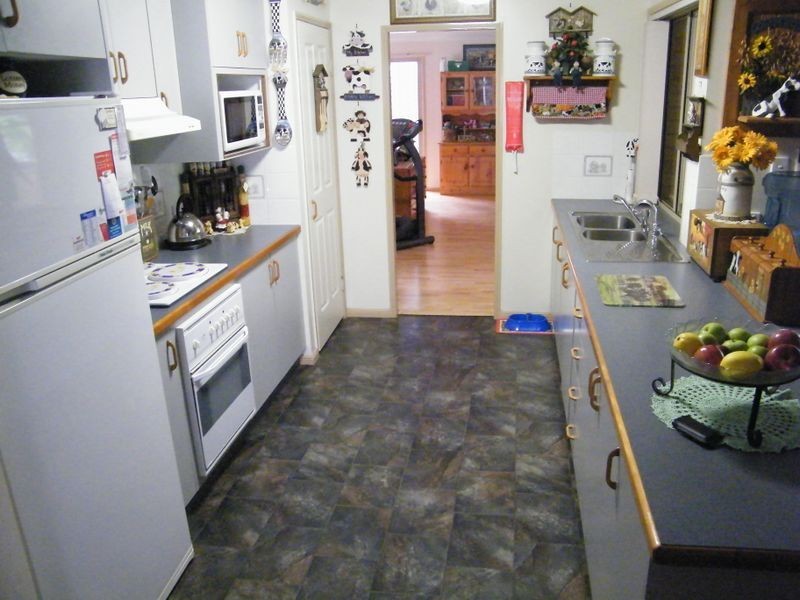 18 Bella Vista Avenue, Kingaroy QLD 4610