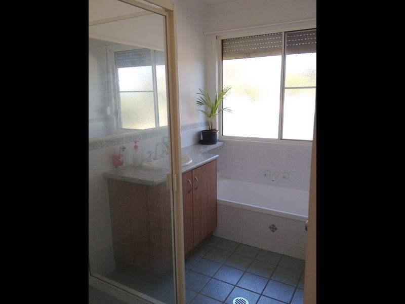 122 Lilian Avenue, Ellesmere QLD 4610