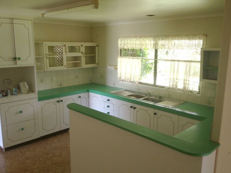 16 Ferne Road, Kingaroy QLD 4610