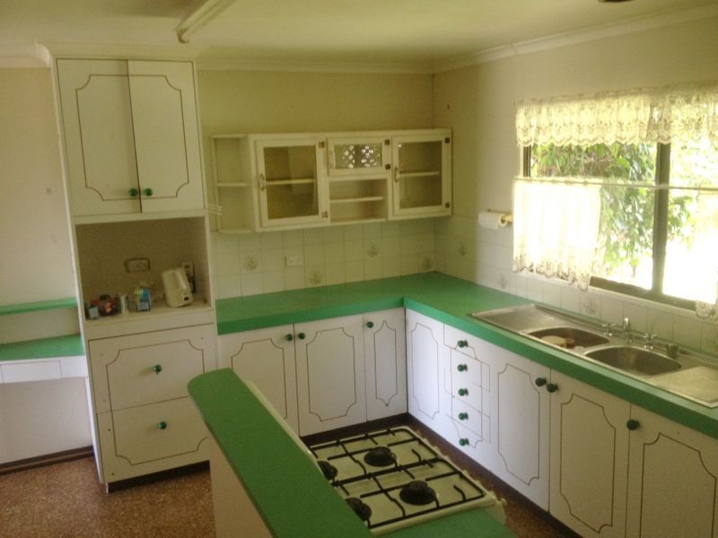 16 Ferne Road, Kingaroy QLD 4610