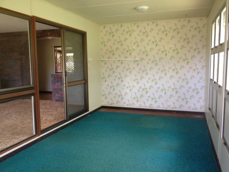 16 Ferne Road, Kingaroy QLD 4610