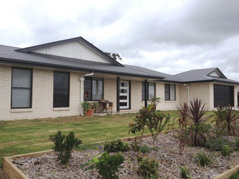 18 Peregrine Drive, Kingaroy QLD 4610