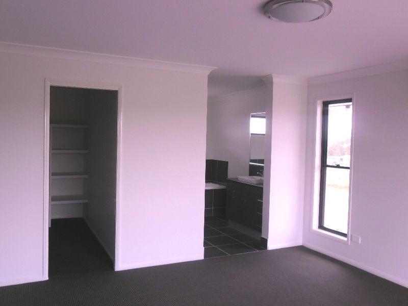 18 Peregrine Drive, Kingaroy QLD 4610