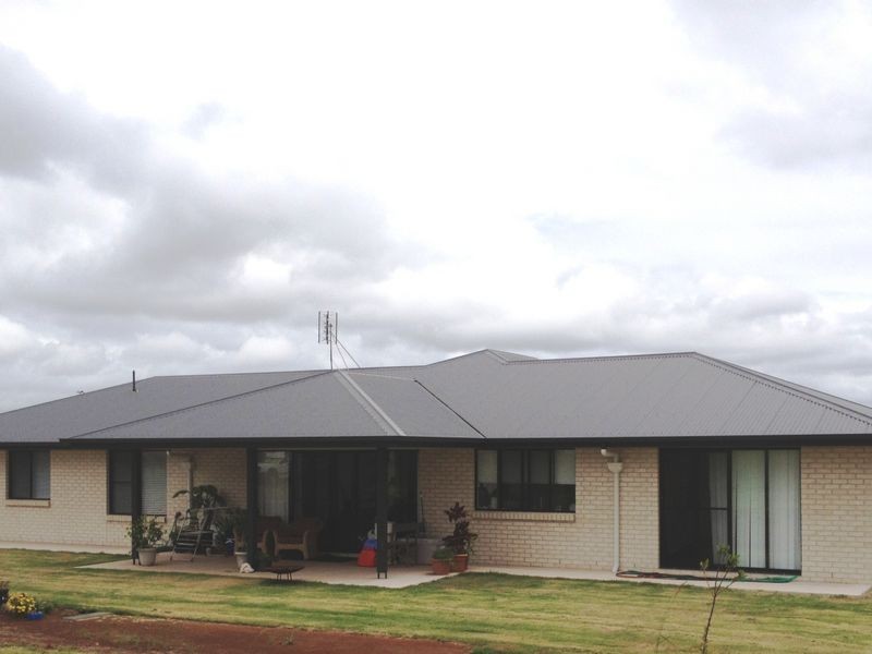 18 Peregrine Drive, Kingaroy QLD 4610