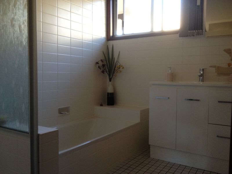 8 Buckingham, Kingaroy QLD 4610