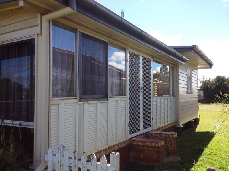 16 Gladys Street, Kingaroy QLD 4610