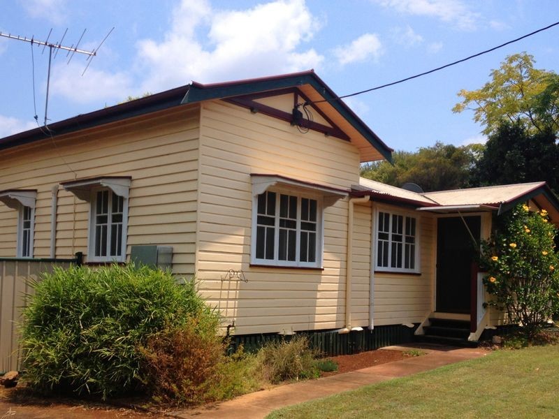 11 Gooyong Street, Kingaroy QLD 4610