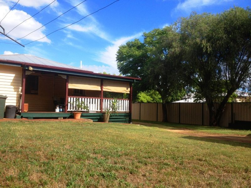 11 Gooyong Street, Kingaroy QLD 4610