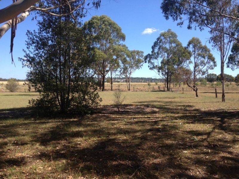 27 Keith Shaw Drive, Kingaroy QLD 4610