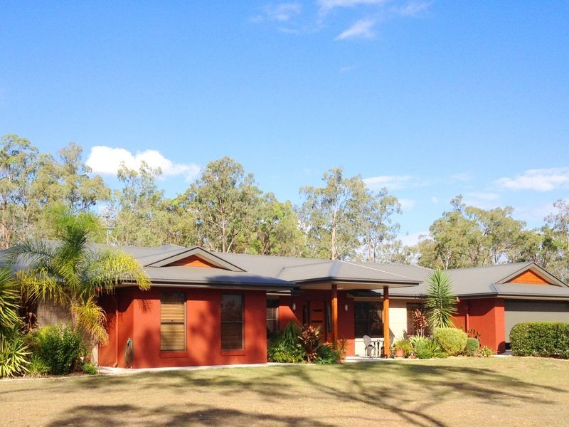 35 Tara Avenue, Nanango QLD 4615