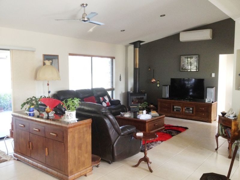 35 Tara Avenue, Nanango QLD 4615