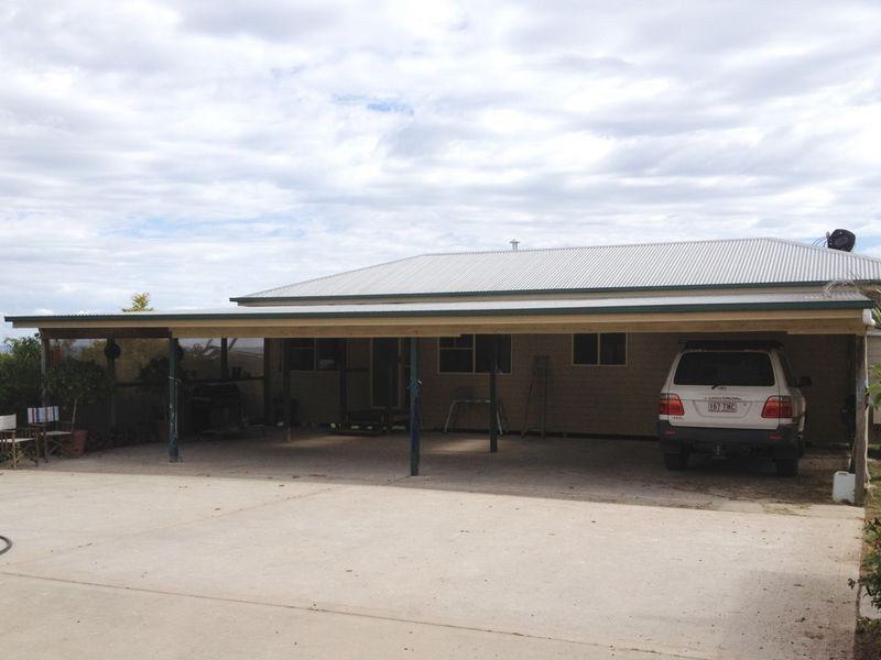 63 Hicken Way, Nanango QLD 4615