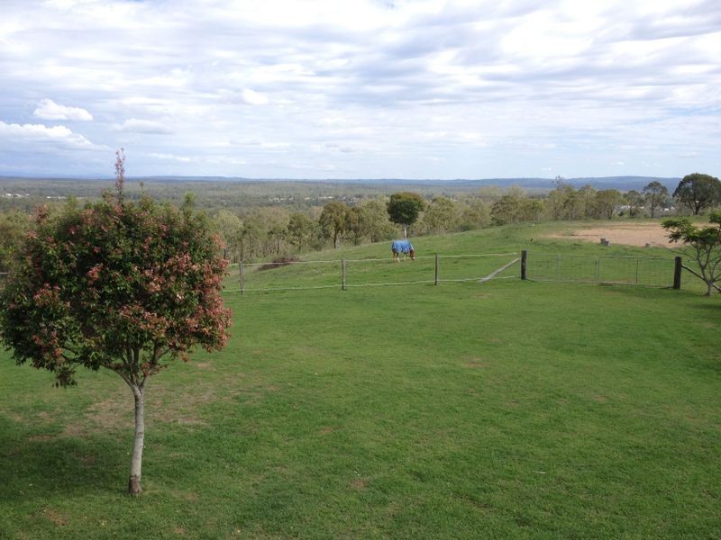 63 Hicken Way, Nanango QLD 4615