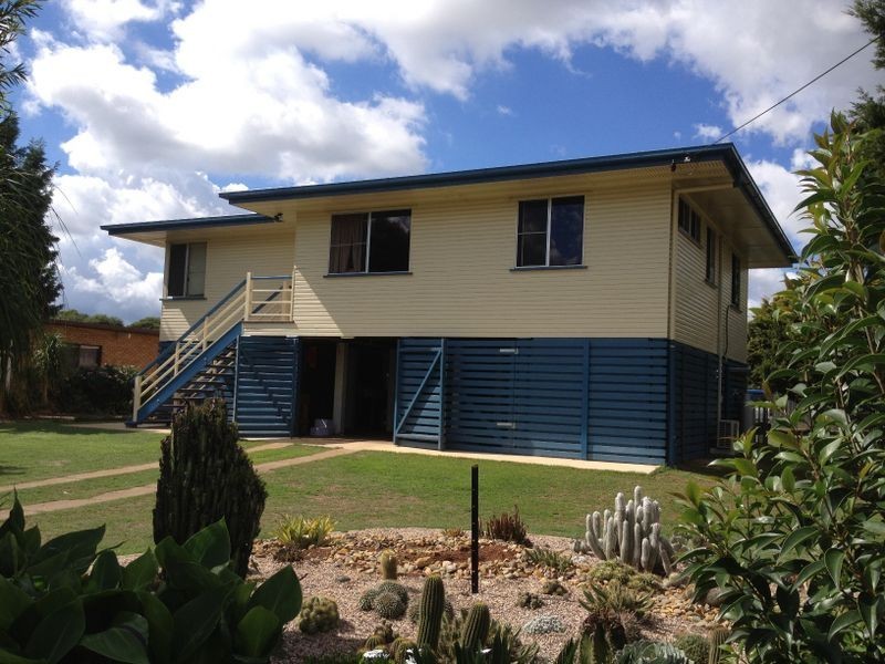 8 Baron Street, Kingaroy QLD 4610