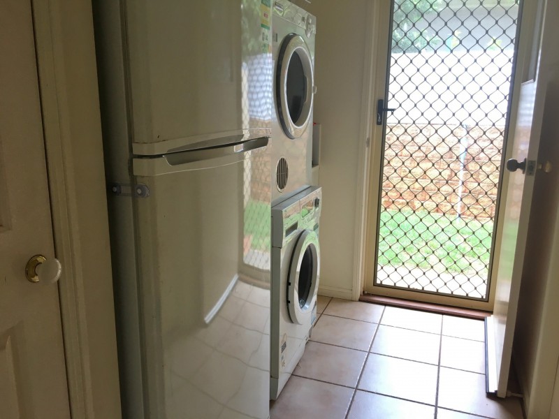 8 Raintree Ave, Kingaroy QLD 4610