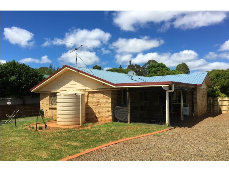 8 Raintree Ave, Kingaroy QLD 4610
