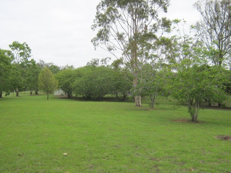 33 Pauls Parade, Ellesmere QLD 4610