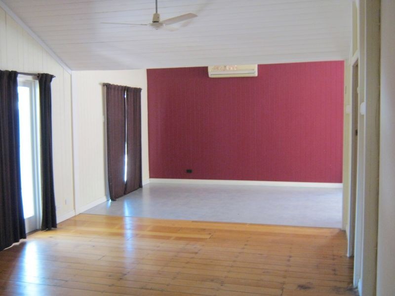 128 McQuire Road, Wattle Camp QLD 4615