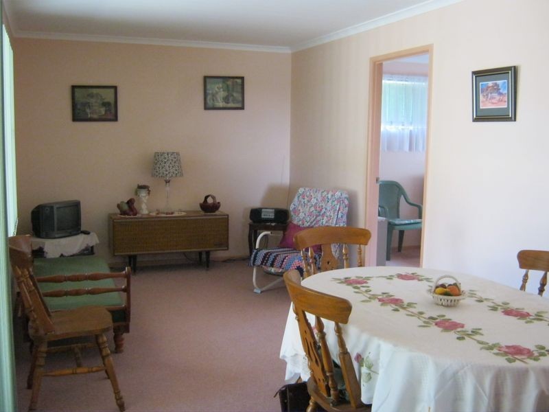 12 Burns Cres, Wondai QLD 4606